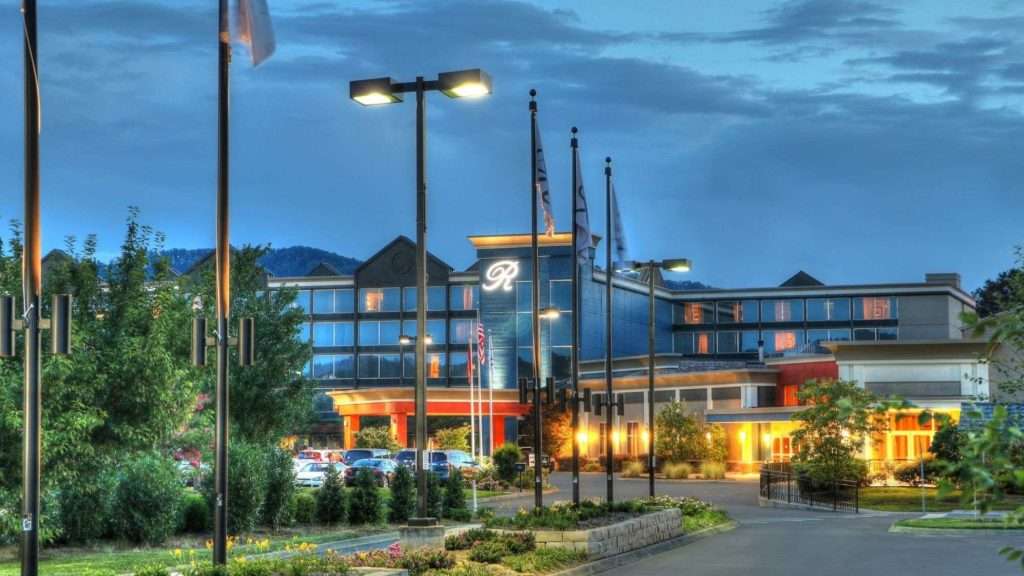 If you’re attending an event at the LeConte Center at Pigeon Forge, choosing the right hotel can make or break your experience. Whether you’re coming in for a conference, competition, trade show, or large event, you need convenience, comfort, and amenities that make your stay seamless.
